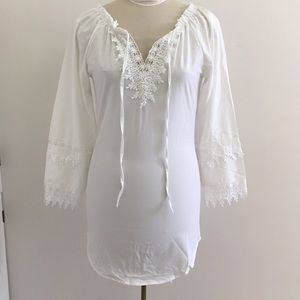 Pretty white & lace tunic blouse